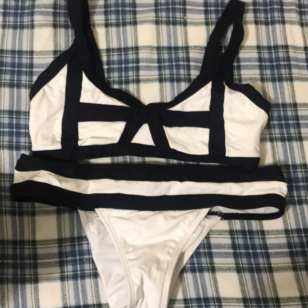 Black and white PhilyQ two piece